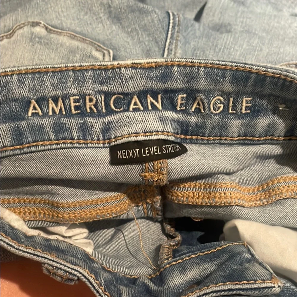 American Eagle Outfitters Light Blue Distressed Ankle Jeans - Picture 3 of 4